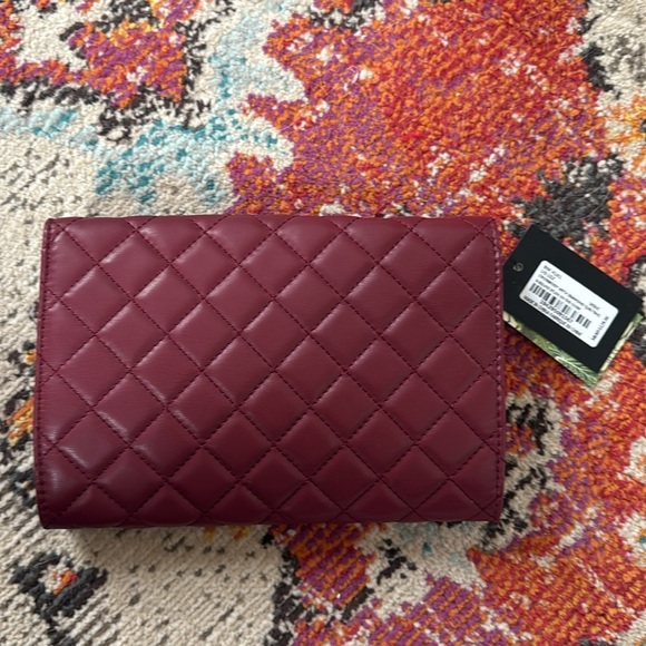 NWT BADGLEY MISCHKA Crossbody with Diamond Quilting - Picture 8 of 8